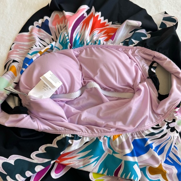 Trina Turk Women's Off-The-Shoulder Ruffle Bandeau One Piece Swimsuit Size 0 - Picture 6 of 10